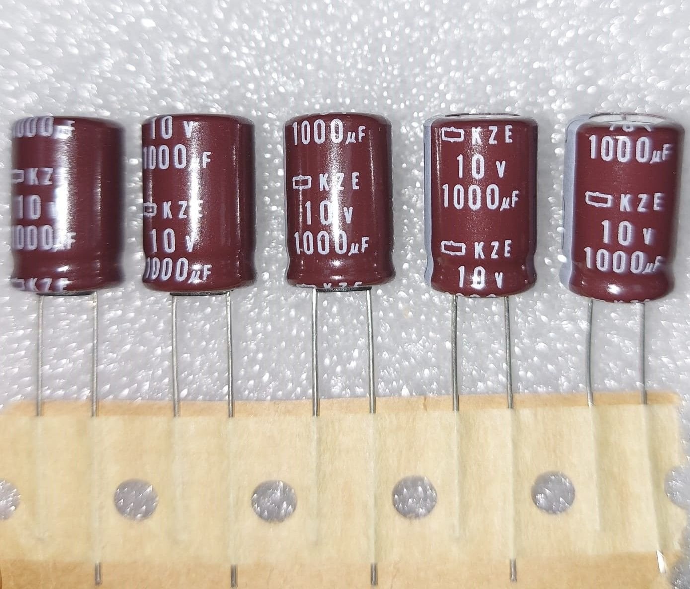 1000UF 10V