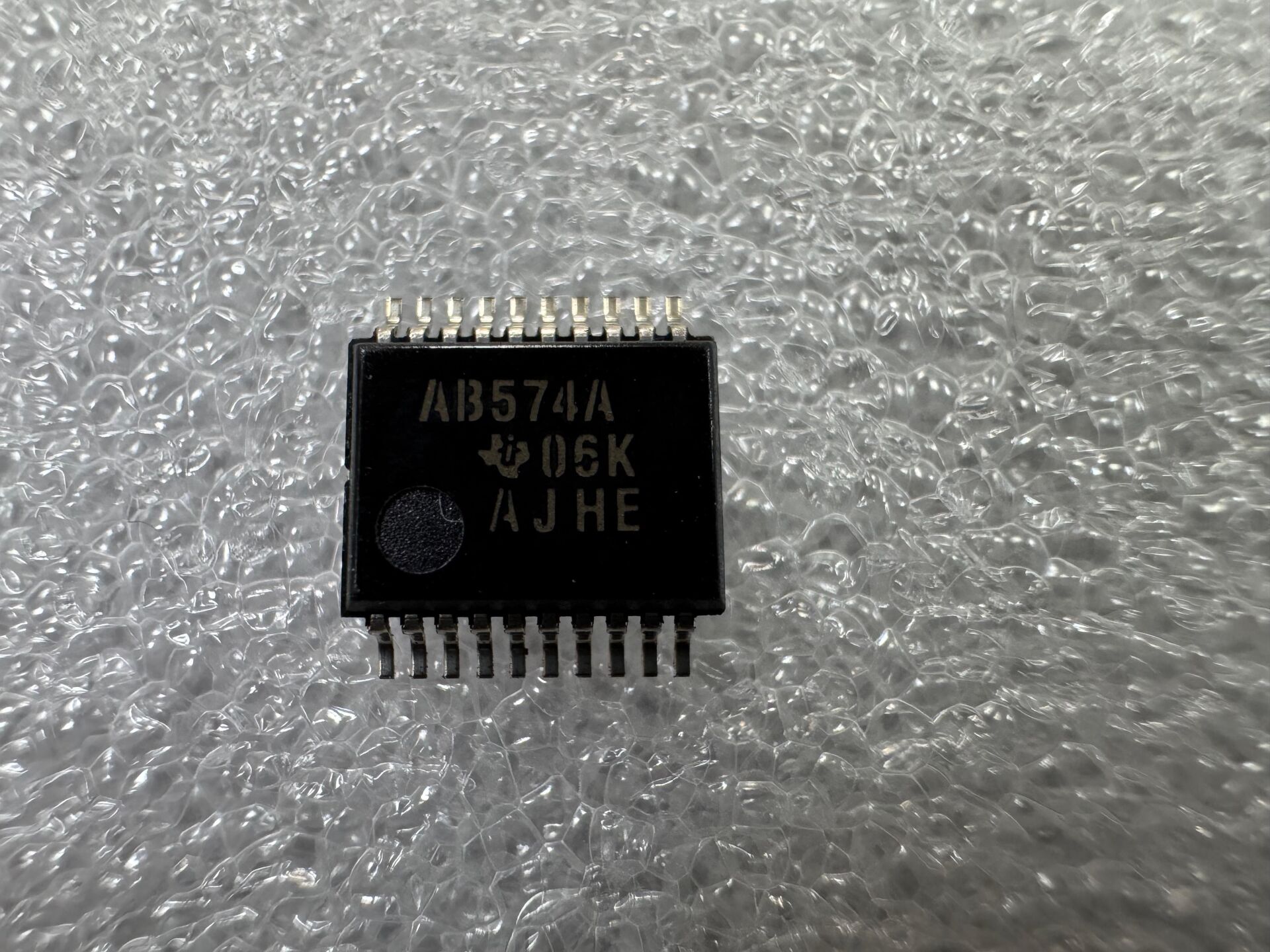 74ABT574ADBR SSOP (AB574A)
