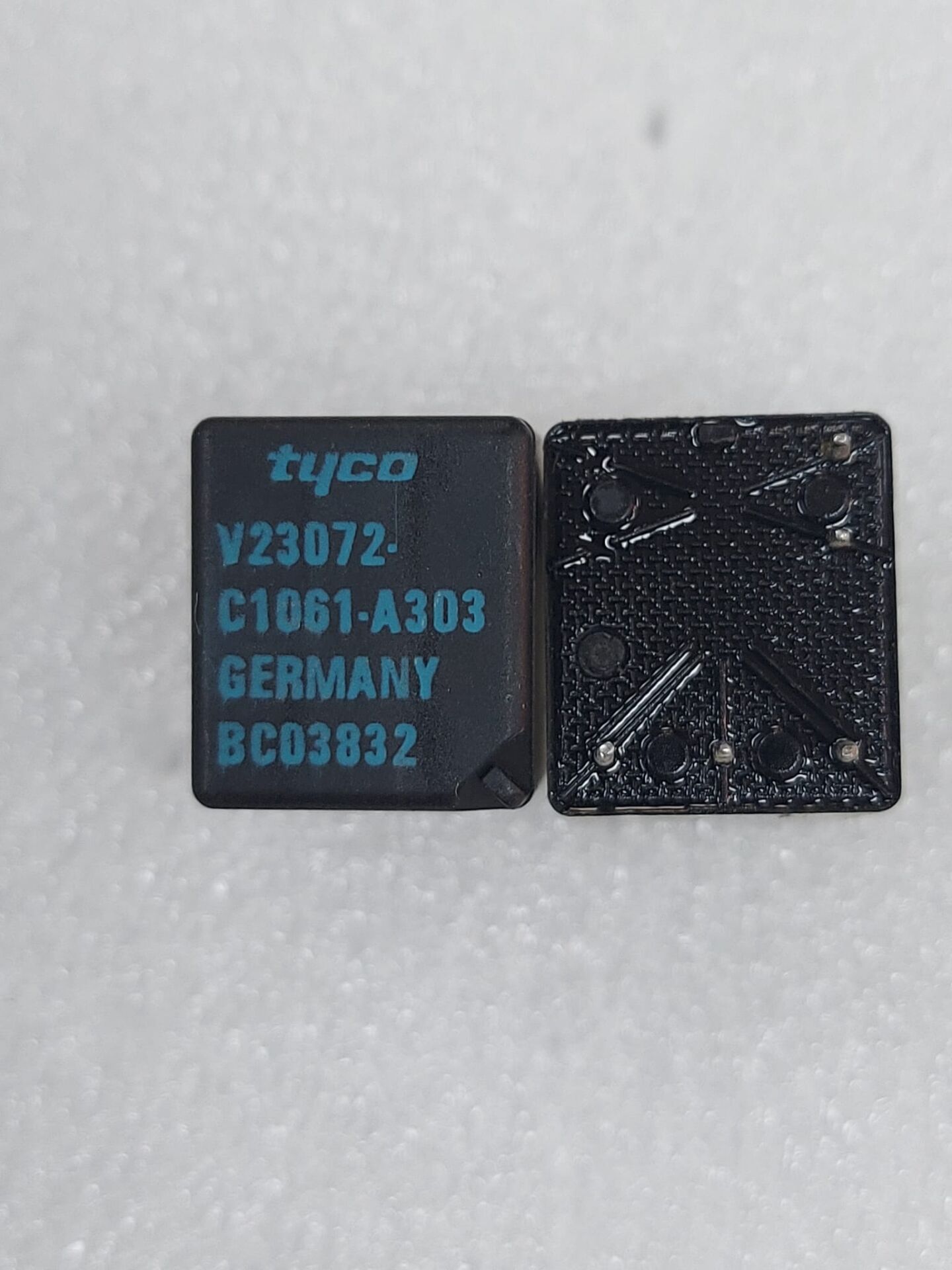 V23072-C1061-A303