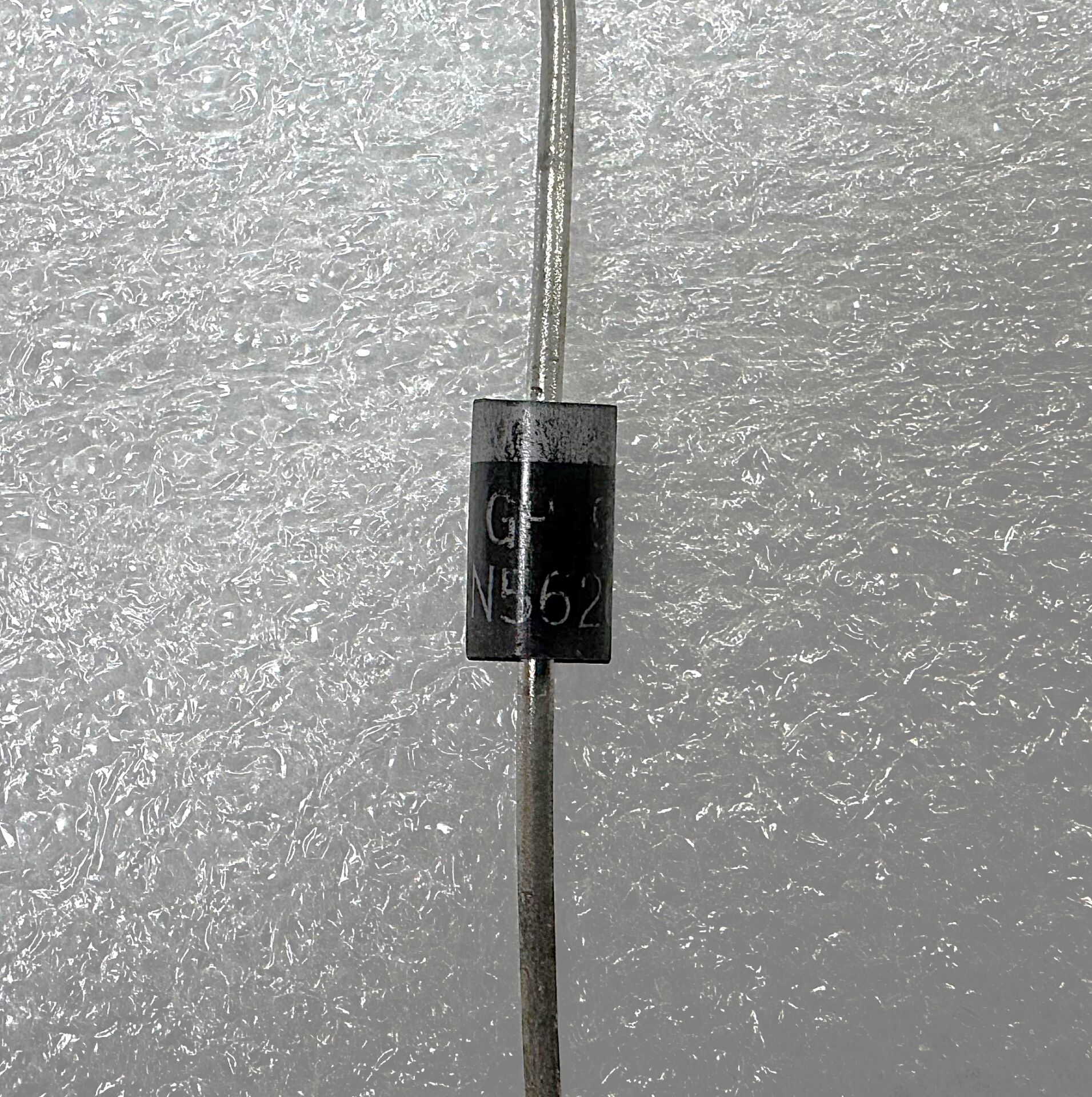 1N5626