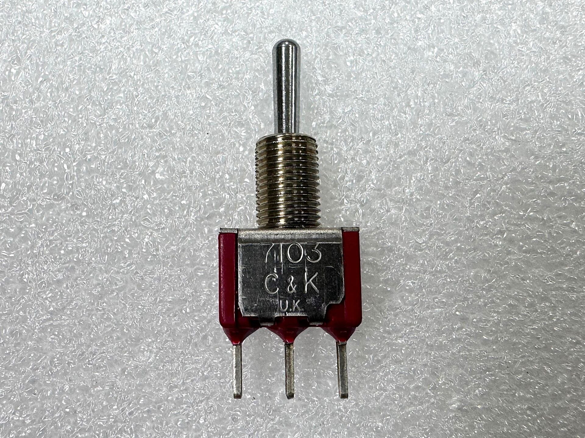 7103 3 PIN ON OF ON TOGGLE SWITCH