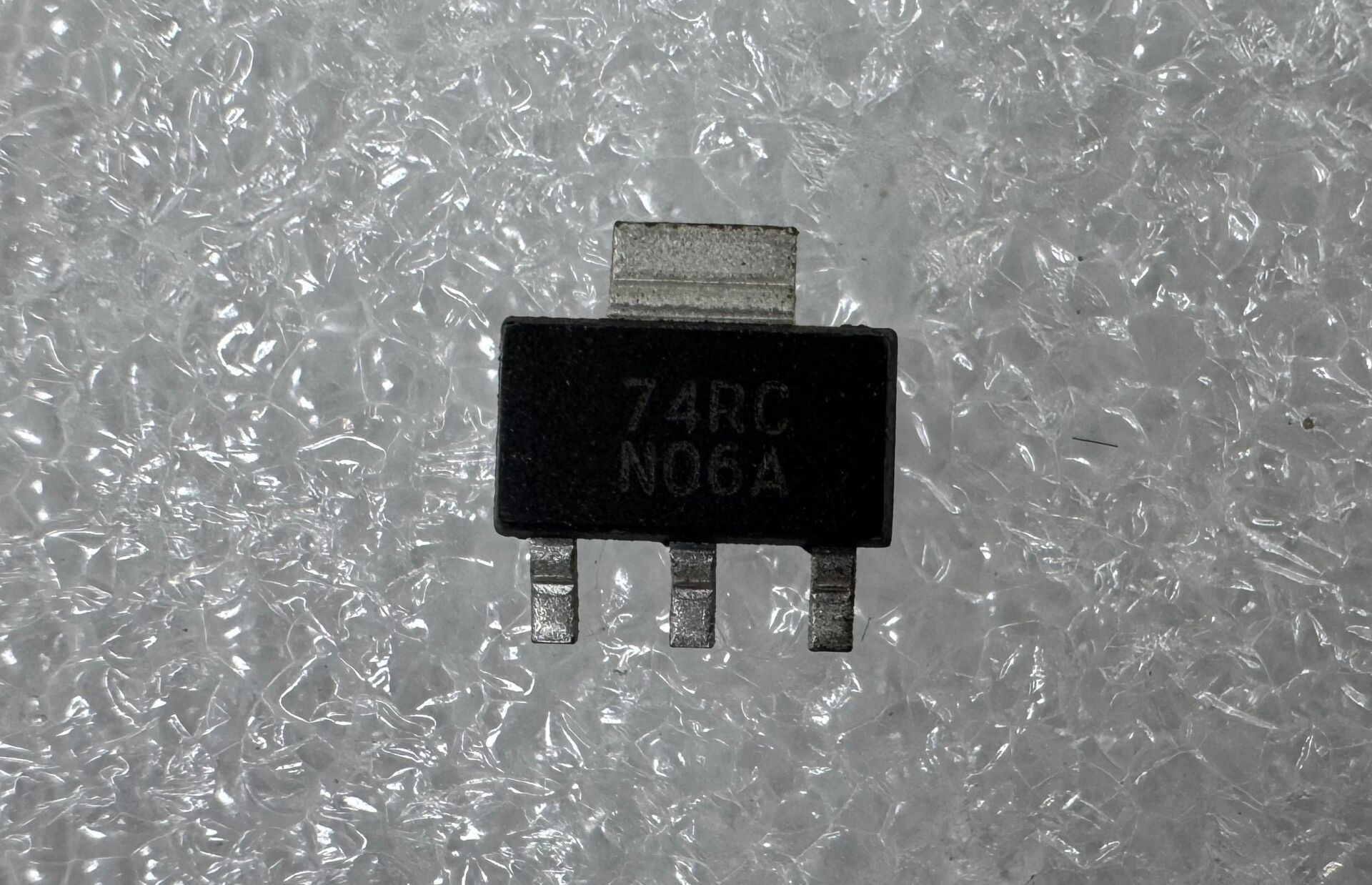 LM1117MPX-5.0  SOT 223  (N06A)