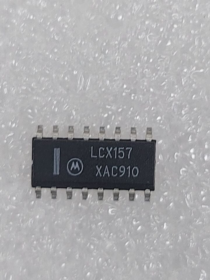 74LCX157 SOIC-16 SMD (LCX157)