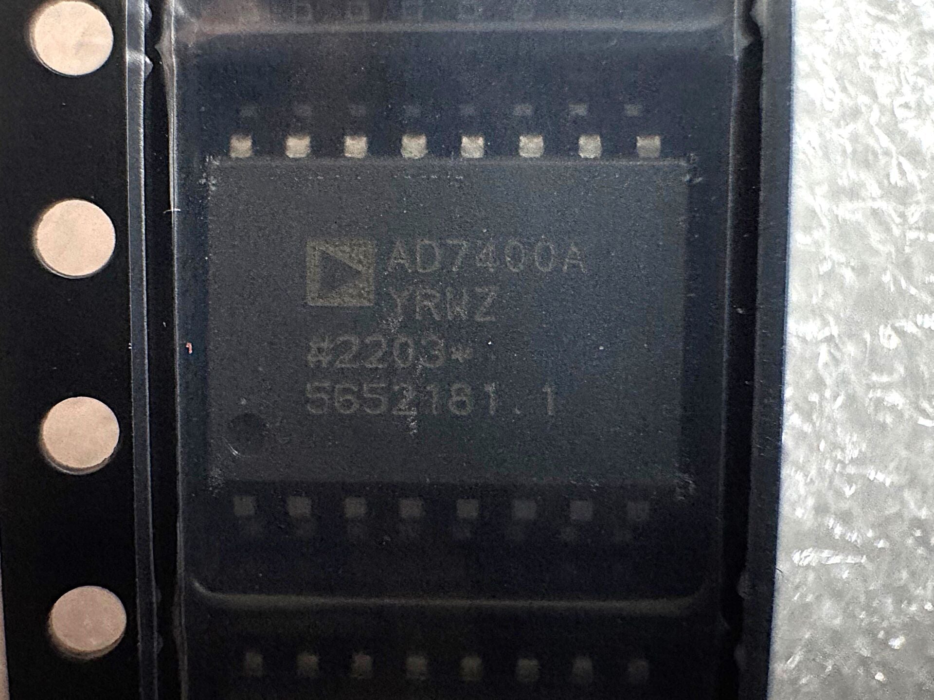 AD7400AYRWZ SMD