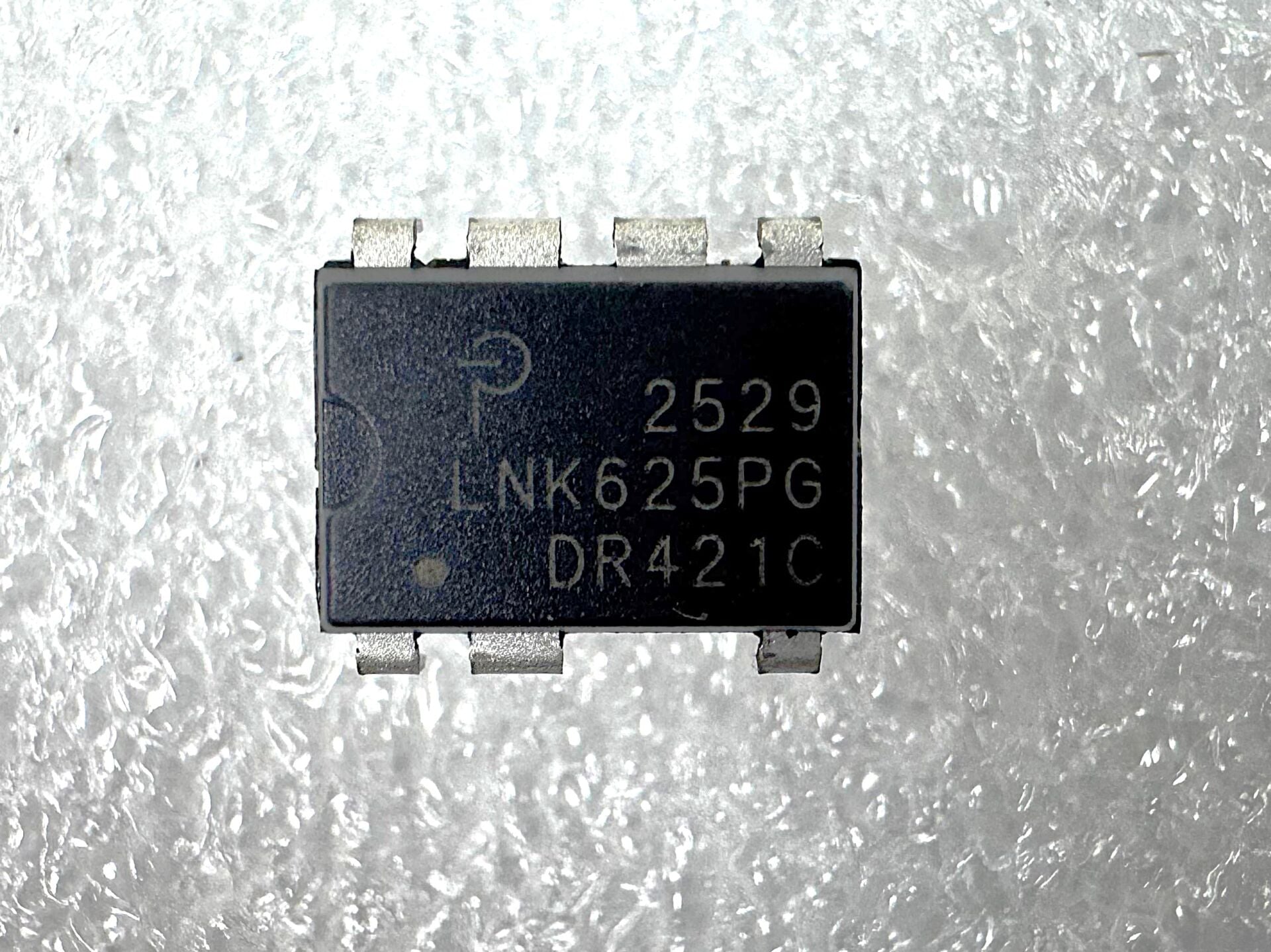 LNK625PG
