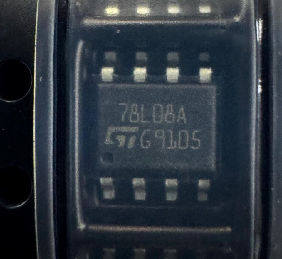 78L08 SMD  SOIC 8  L78L08ACD13TR )