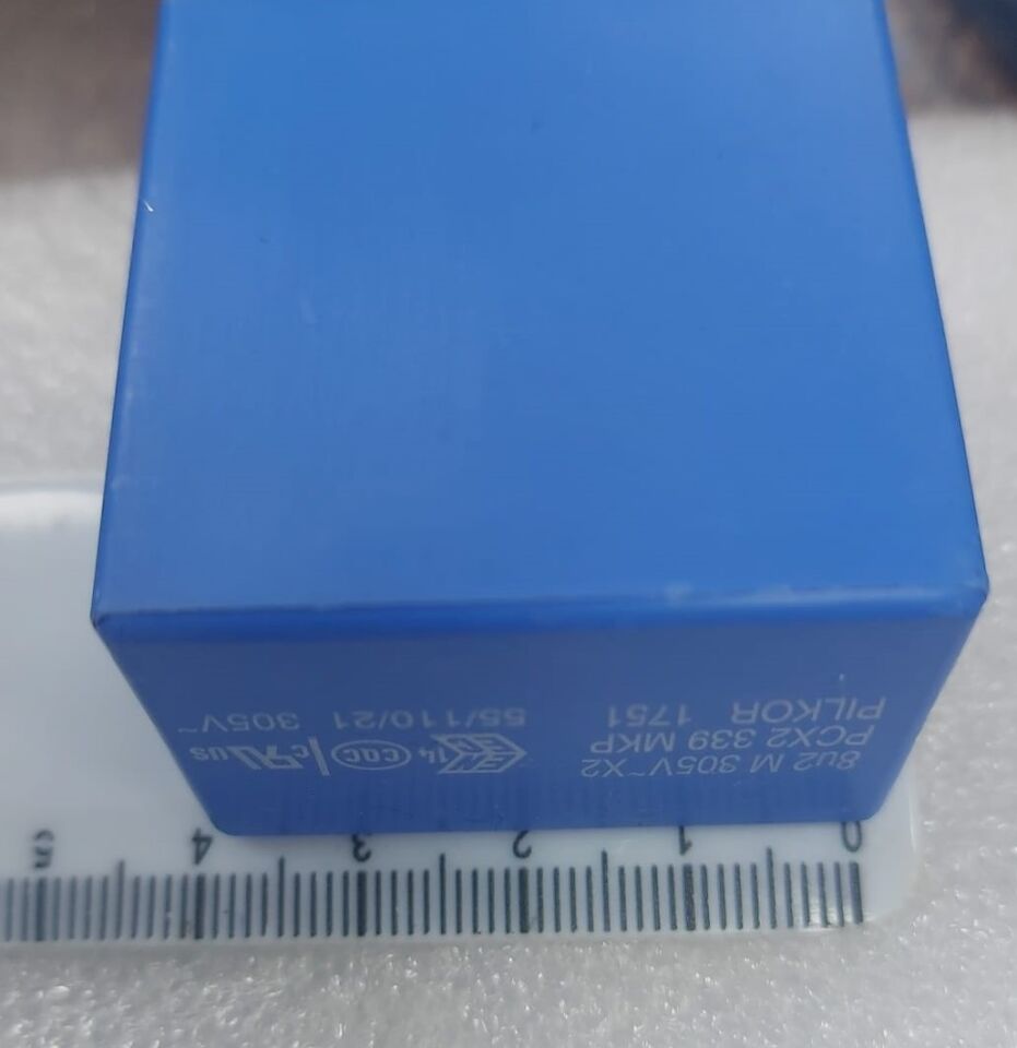 8.2UF 305AC X2 37.MM MKP   POLYESTER