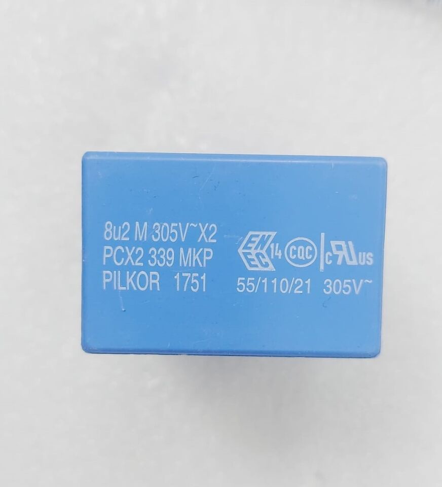 8.2UF 305AC X2 37.MM MKP   POLYESTER