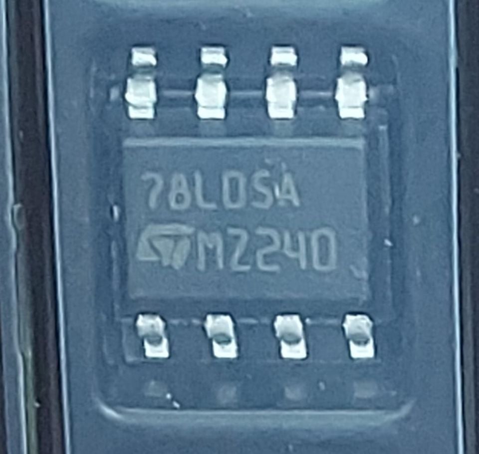 78L05  SMD  SOIC-8