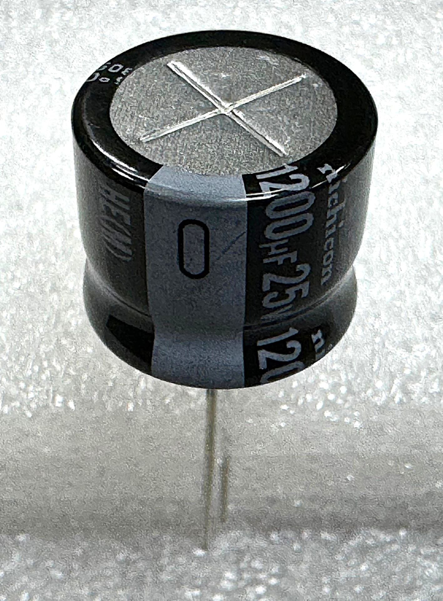 1200UF 25V