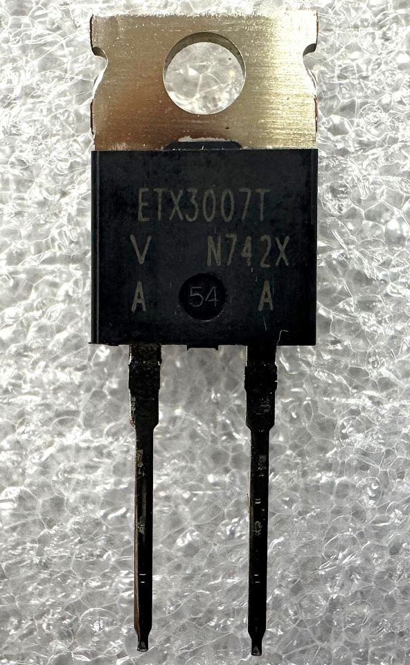 VS-ETX3007T-N3 (ETX3007T)     TO 220-2 PİN  30A 650V Hyperfast Rectifier, DIOD