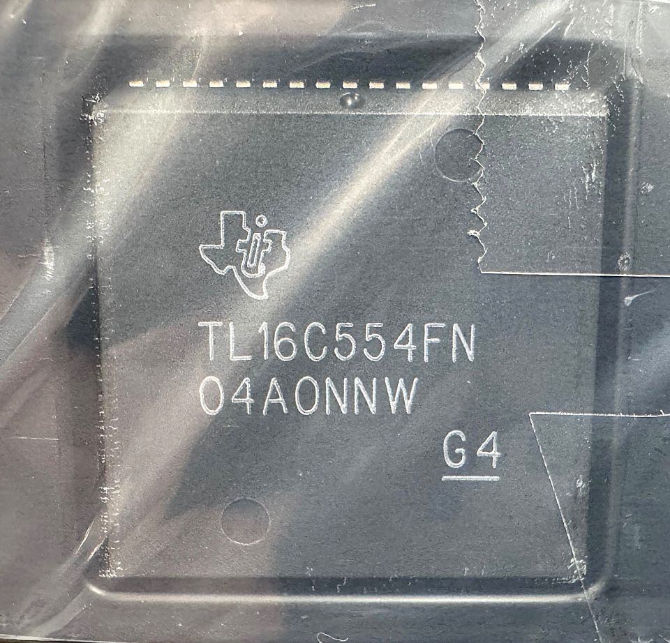 TL16C554FNR