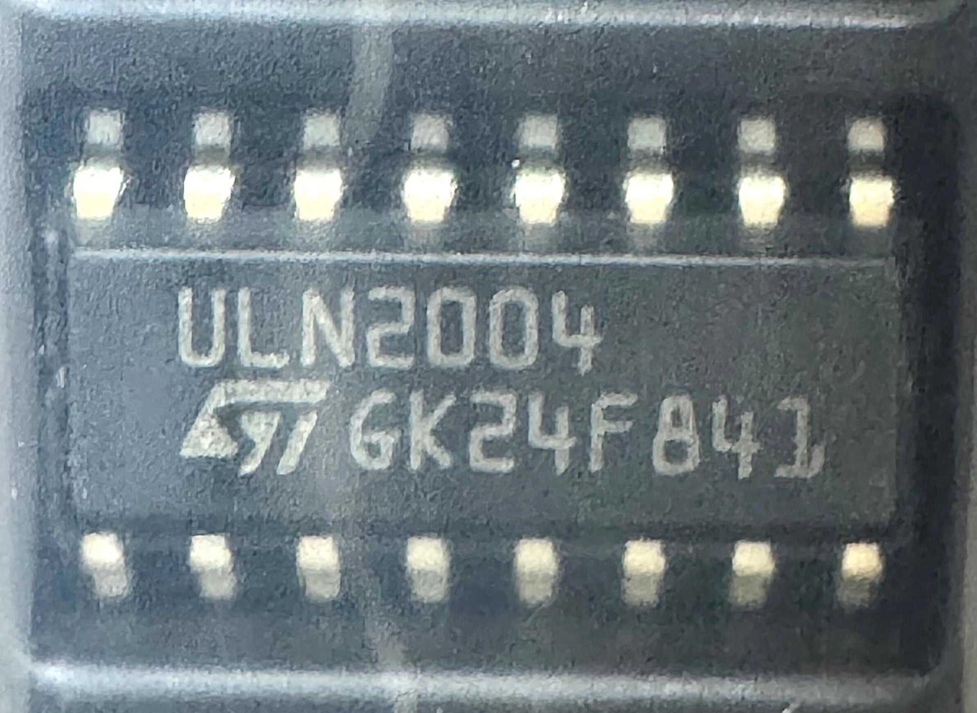 ULN2004D SMD