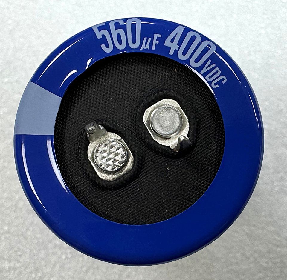 560UF 400V
