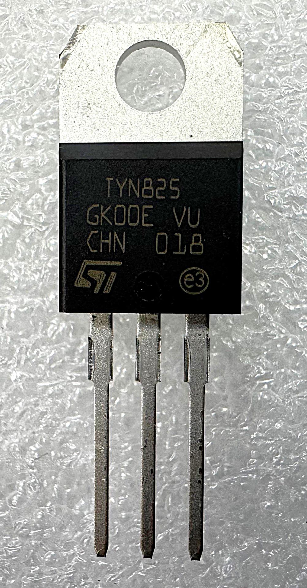 TYN825RG