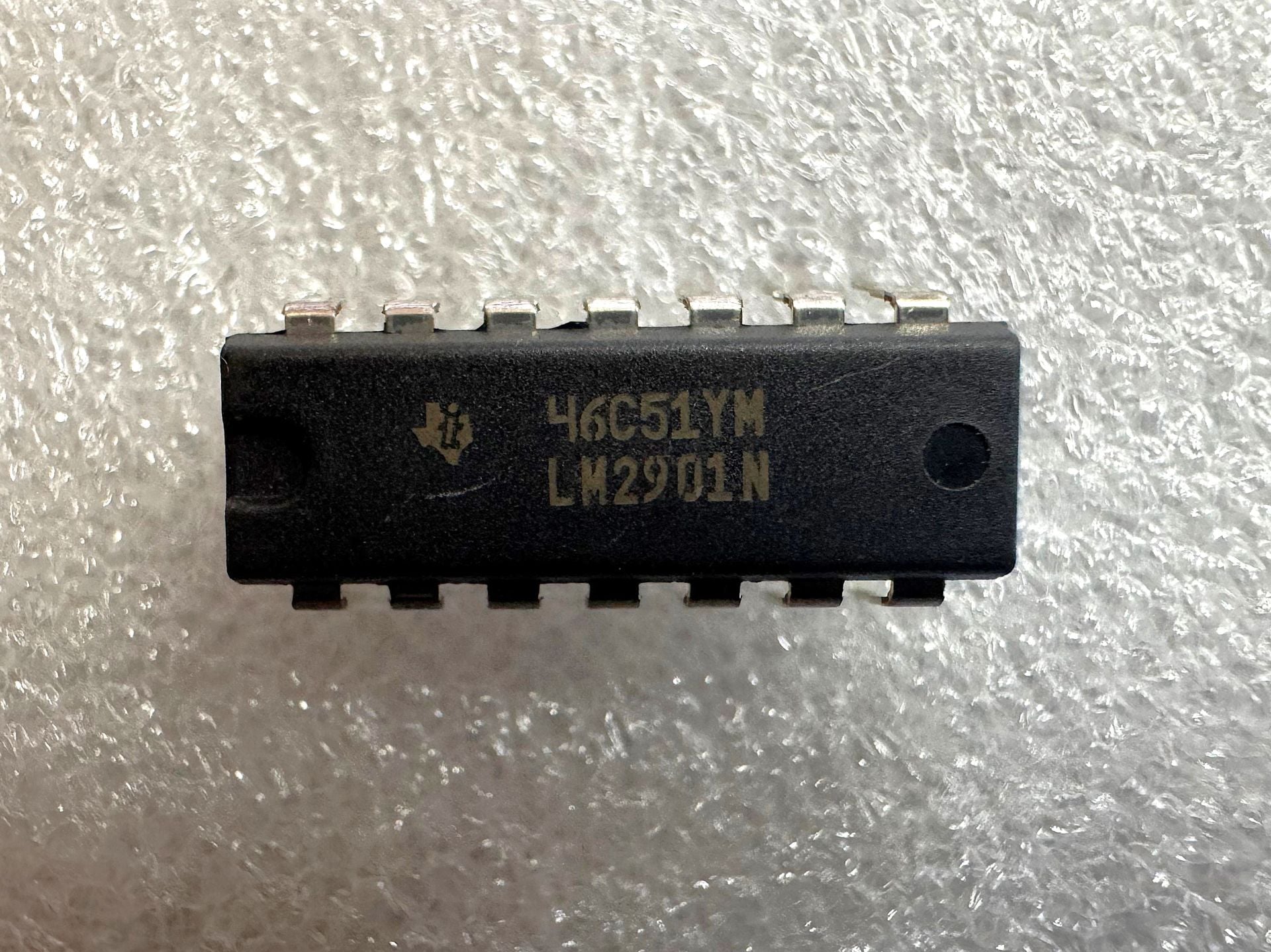 LM2901