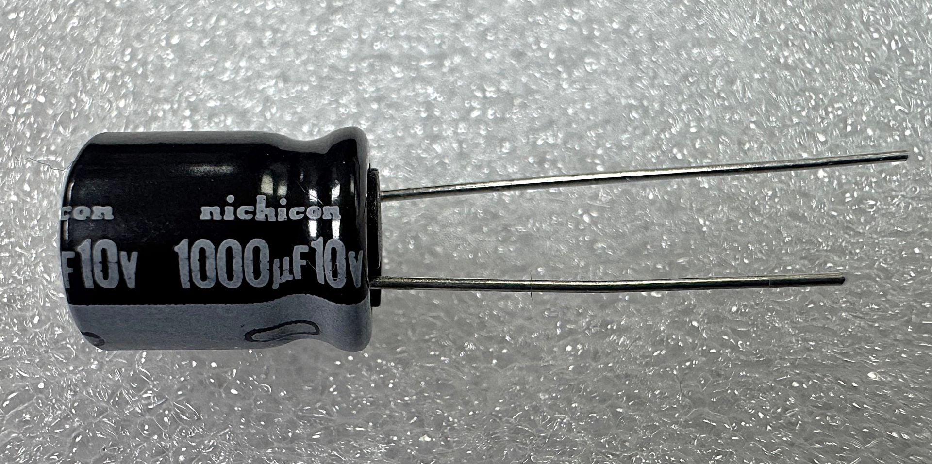 1000UF 10V