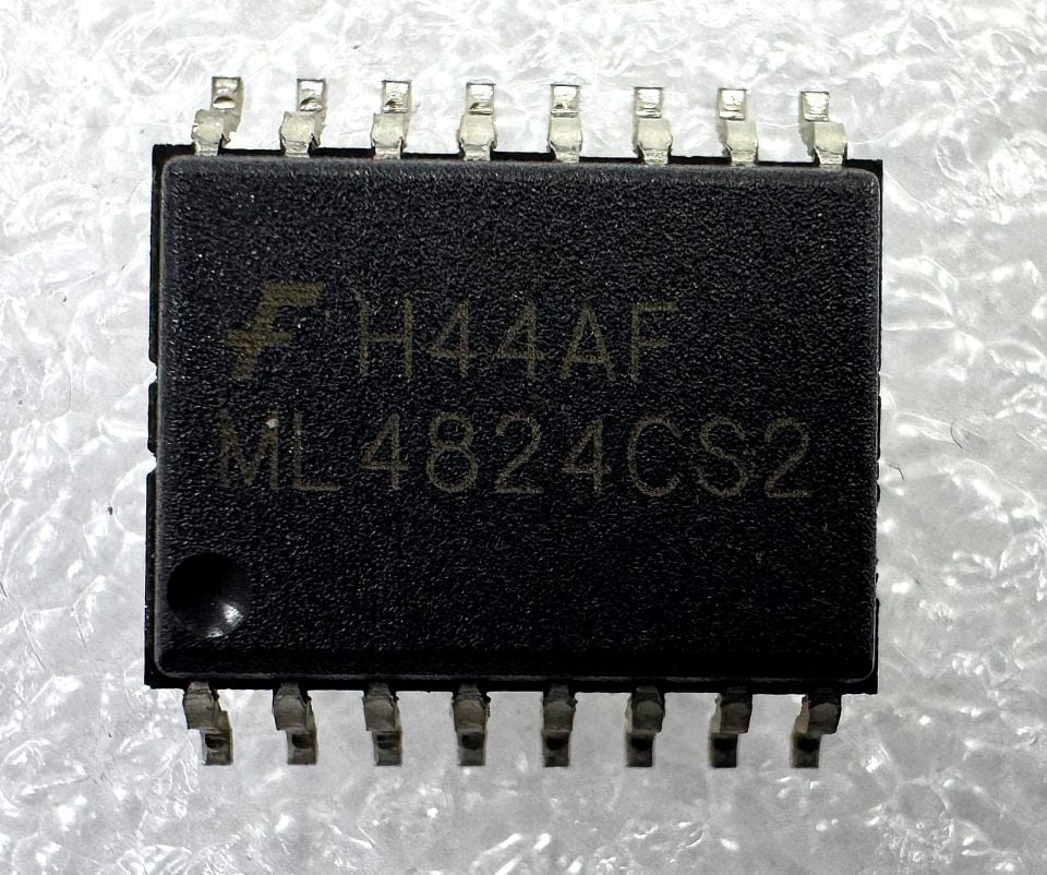 ML4824CS2 SMD
