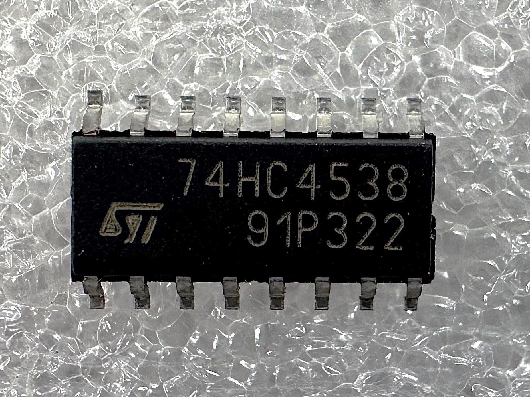 74HC4538