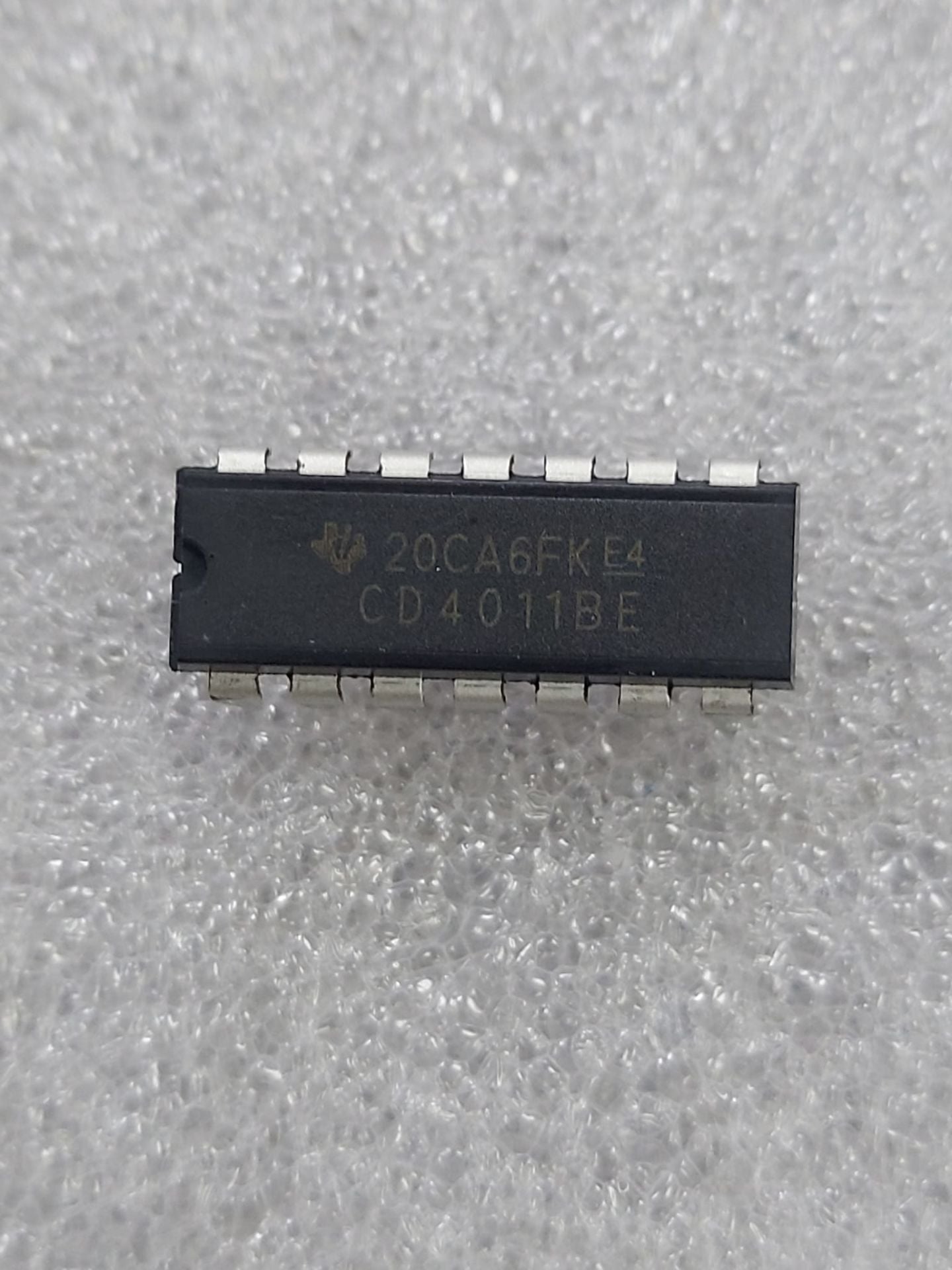 CD4011