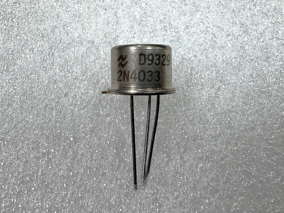 2N4033