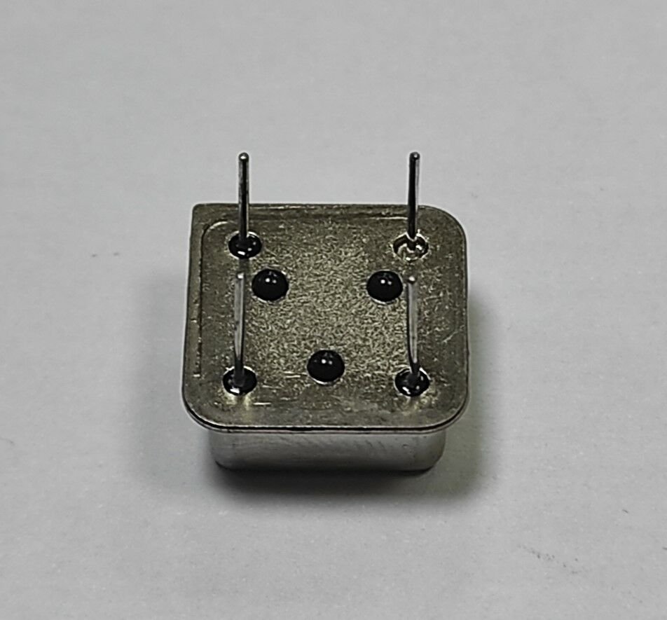 1.8432 MHZ Kristal