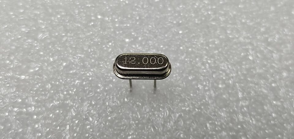 12 MHZ Kristal