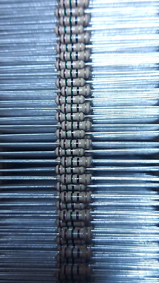 15R 1/2W %5 KARBON FİLM DİRENÇ