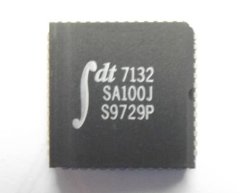 IDT7132