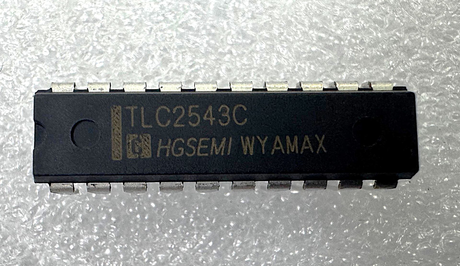 TLC2543CN