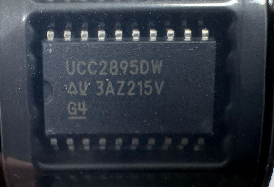 UCC2895DW