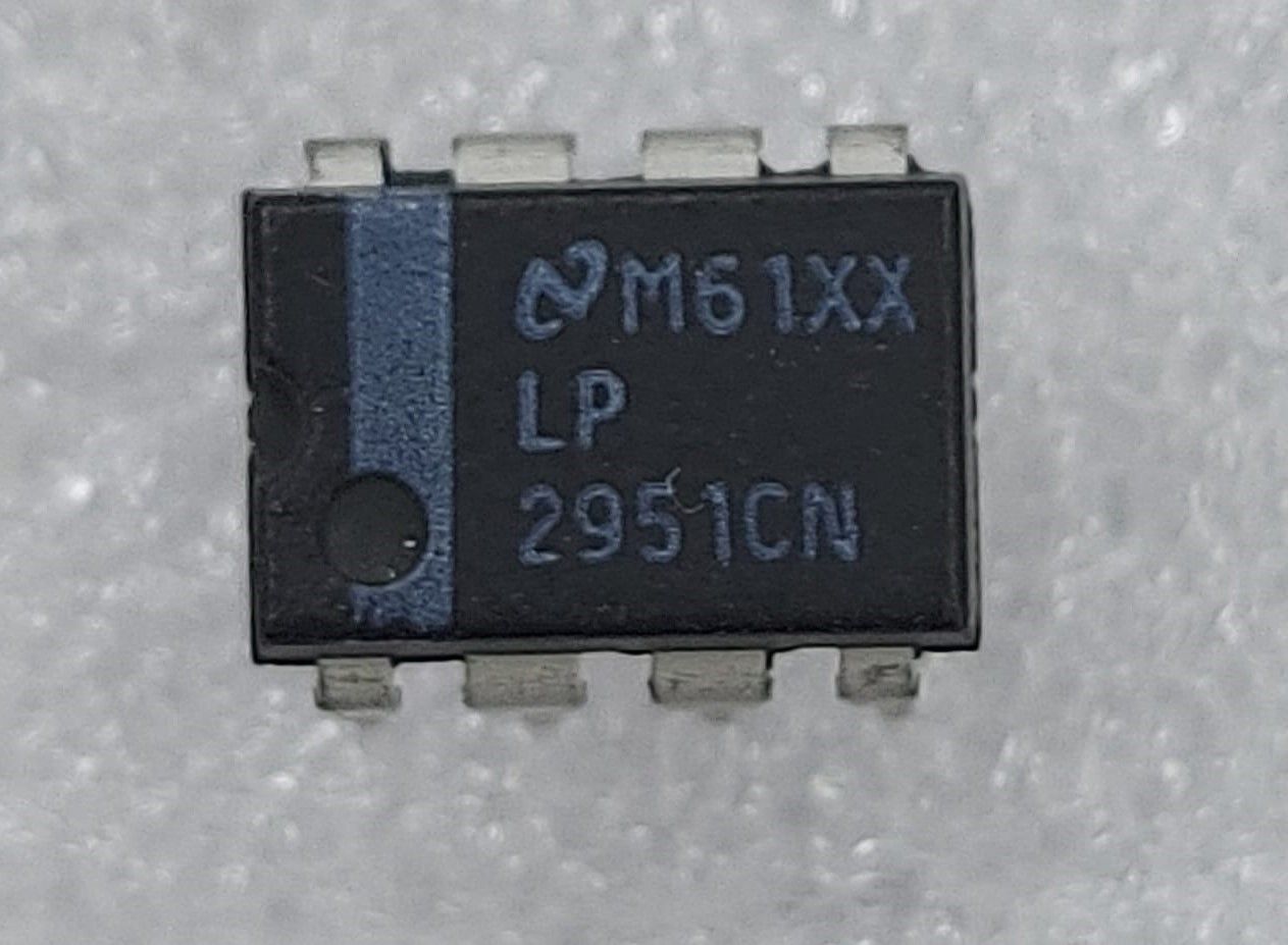 LP2951CN