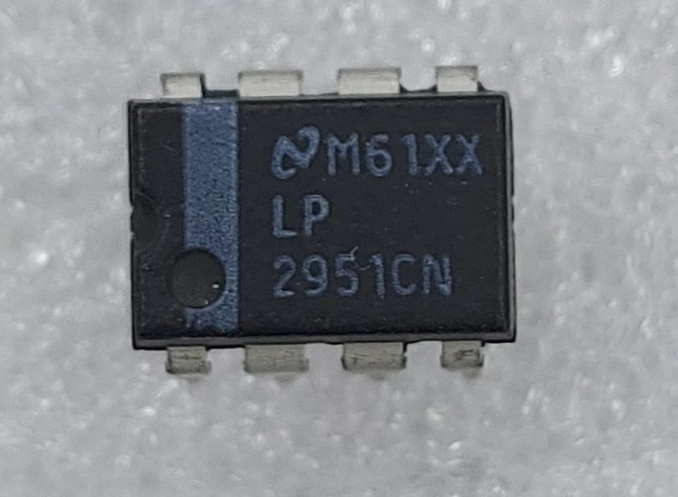 LP2951CN