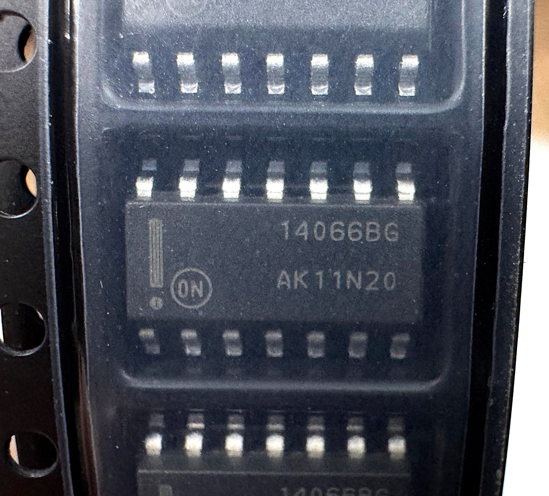 MC14066 SMD