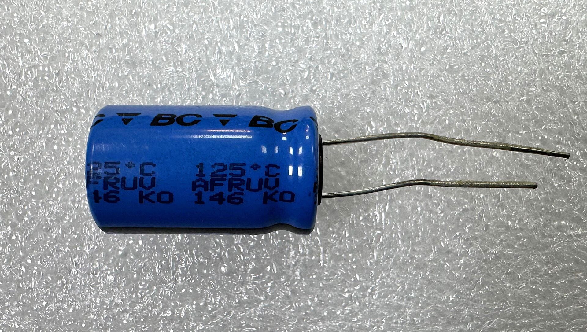 680UF 35V